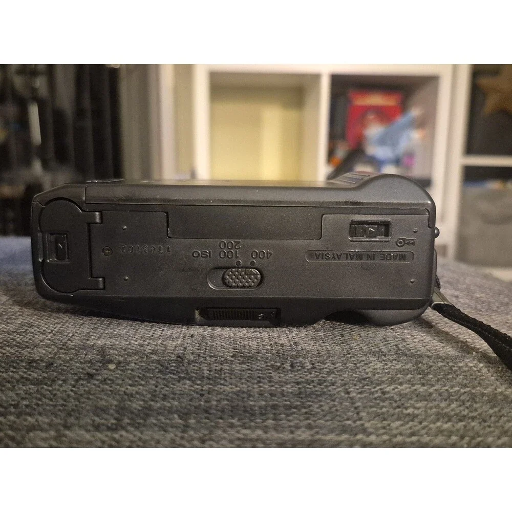 Olympus Trip S Point & Shoot 35mm Film Camera w/ Built-In Flash [FOR PARTS]
